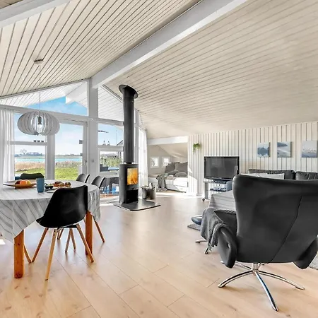 Feriehus Lovely In With Wifi *