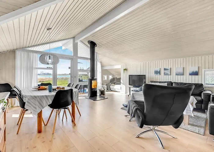 Feriehus Lovely In With Wifi *